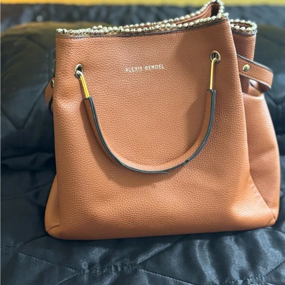 ✨ Preloved Alexis Bendel Tan Tote ✨ - Picture 8 of 8